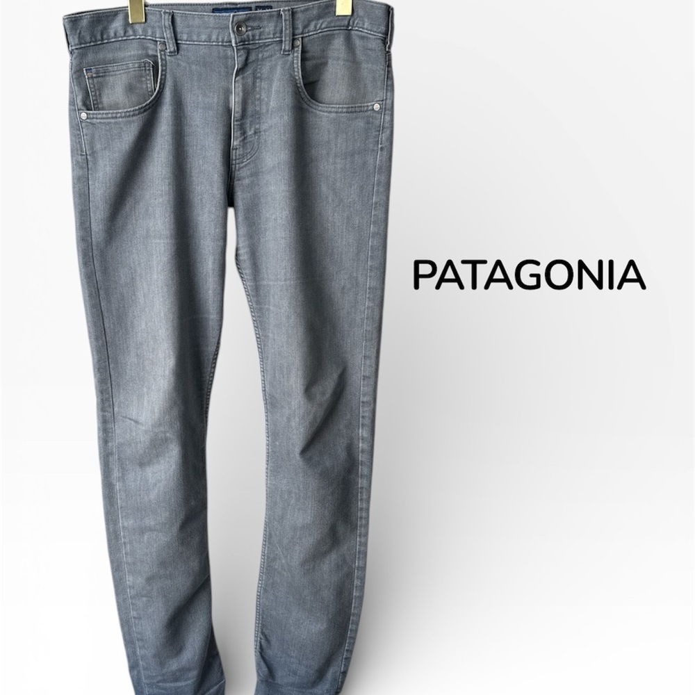 Patagonia Men's Slim Straight Jeans in Light Gray